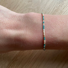 Afbeelding in Gallery-weergave laden, Pols met Armbandje Morse Code
